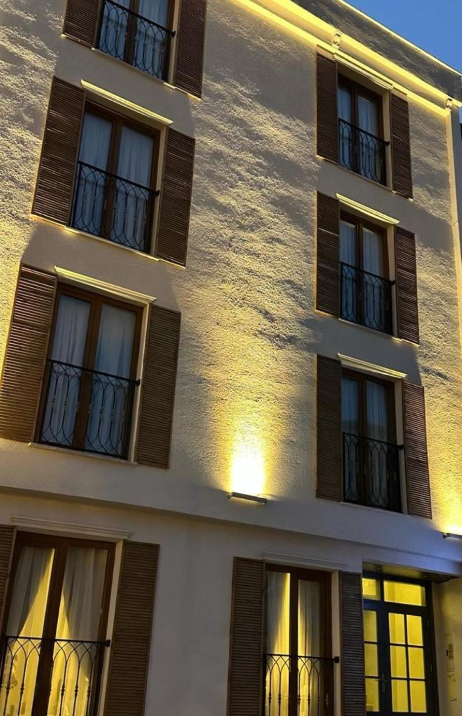 Sareban Hotel Istanboel Buitenkant foto